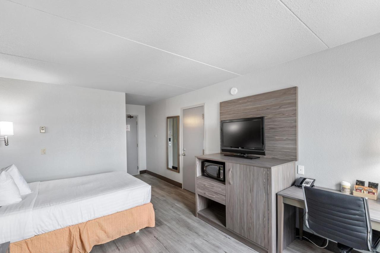 Emerald Hotel & Suites Calgary Airport Ngoại thất bức ảnh