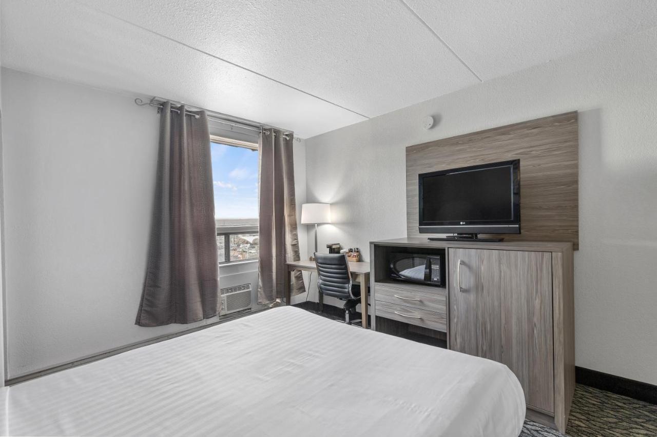 Emerald Hotel & Suites Calgary Airport Ngoại thất bức ảnh