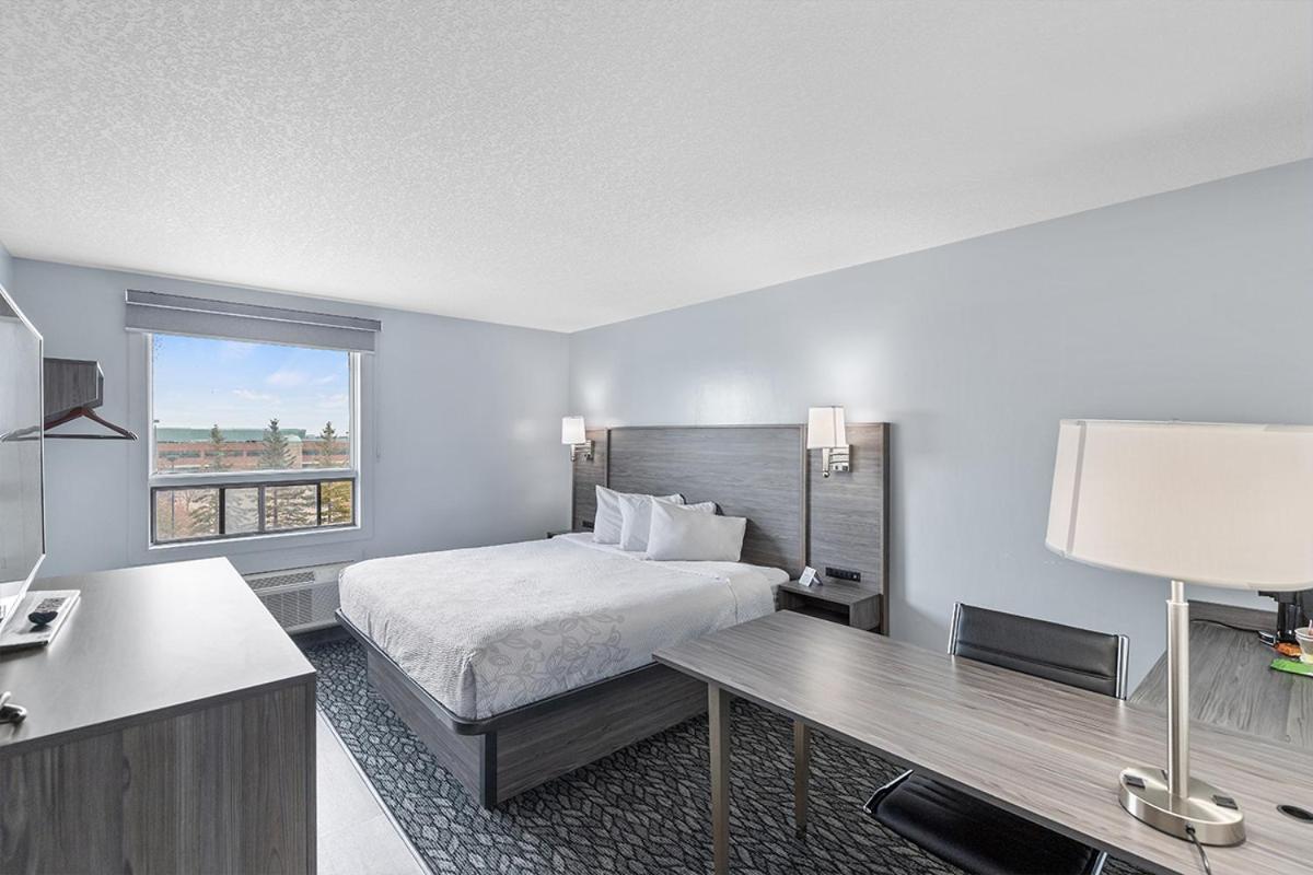 Emerald Hotel & Suites Calgary Airport Ngoại thất bức ảnh