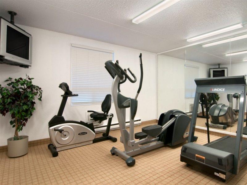 Emerald Hotel & Suites Calgary Airport Ngoại thất bức ảnh