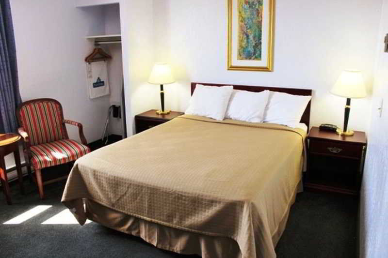 Emerald Hotel & Suites Calgary Airport Ngoại thất bức ảnh