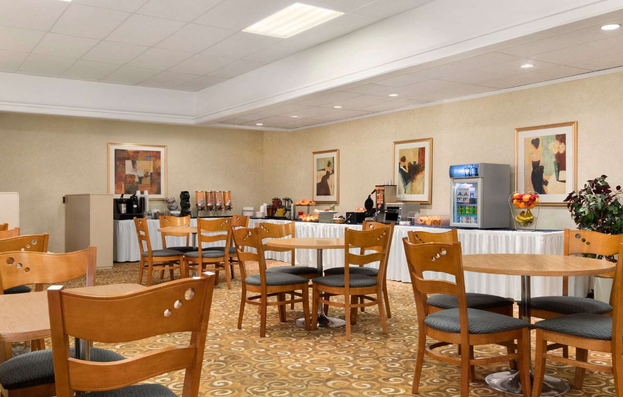 Emerald Hotel & Suites Calgary Airport Ngoại thất bức ảnh